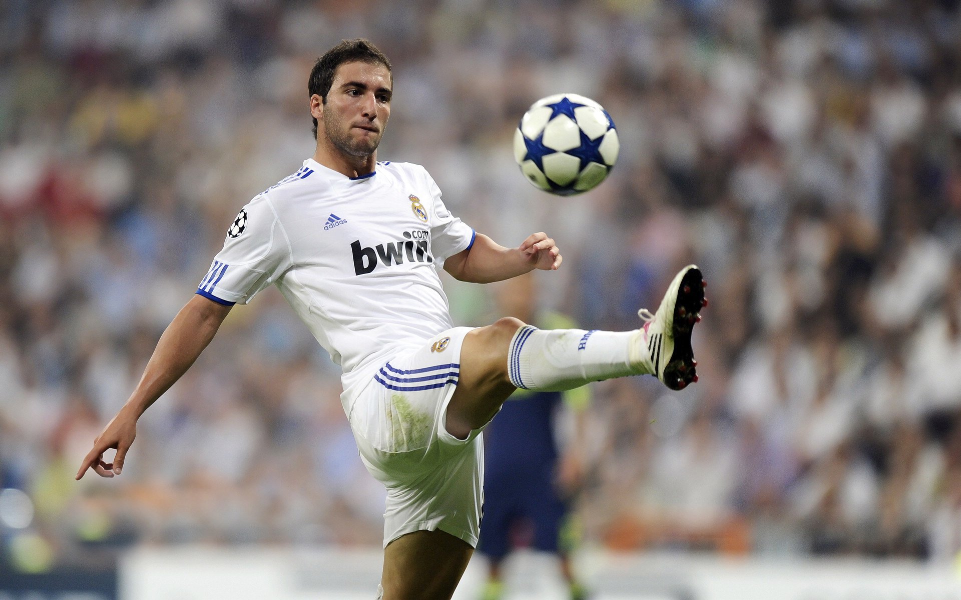 奥斯马尔·奥尔韦拉冲刺阶段表现无懈可击，奥马尔是谁