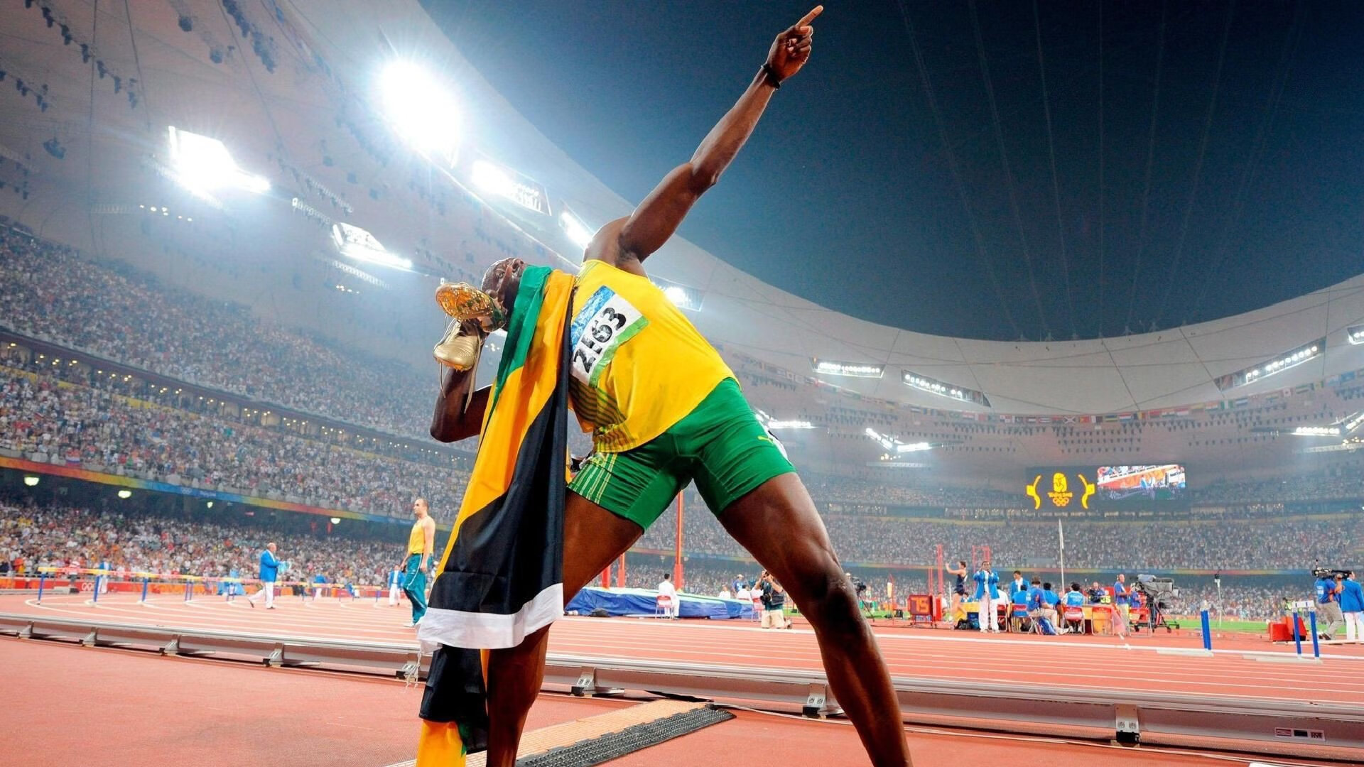 帕金斯短距离蝶泳爆发力惊艳全场，帕金斯运球